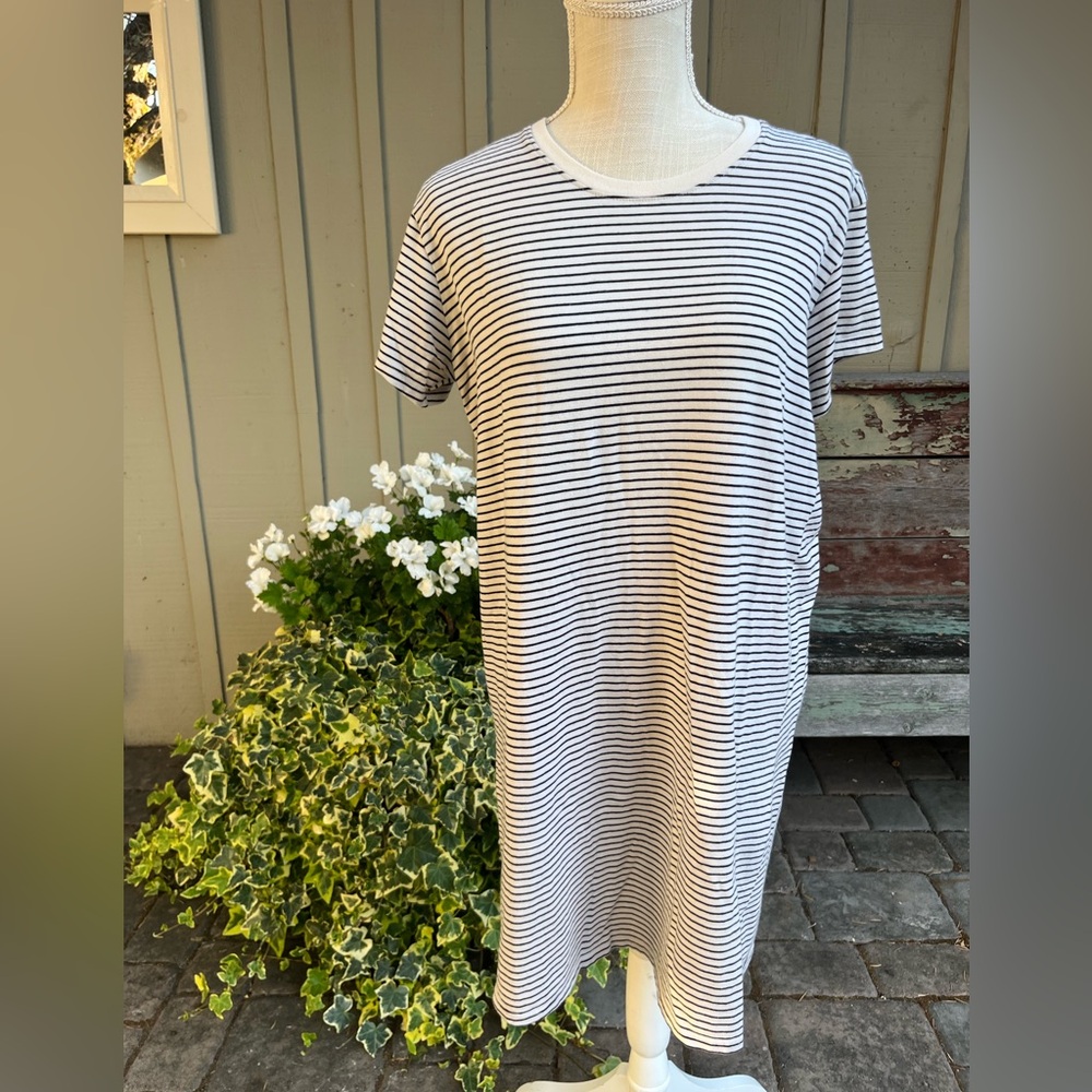 Marine Layer Reese Striped Short Sleeve T-shirt Dress in Black & Ivory Women's M